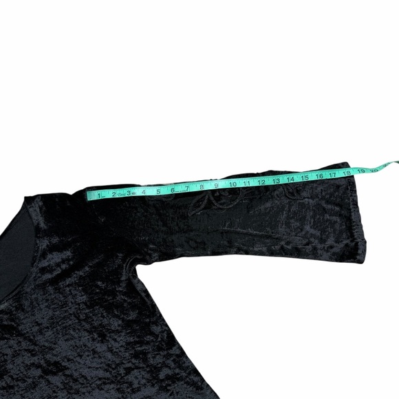 Lolly Pops & Roses Black Crushed Velour Embroidered 3/4 Sleeve Blouse - Large - Picture 14 of 16